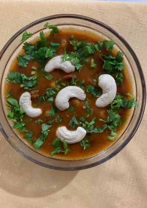 A picture of Kaju curry In restaurant style.