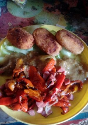 Una foto de Croquetas de atún😋😋