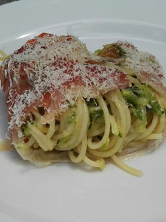 Foto di Involtino di spaghetti verde-rosso