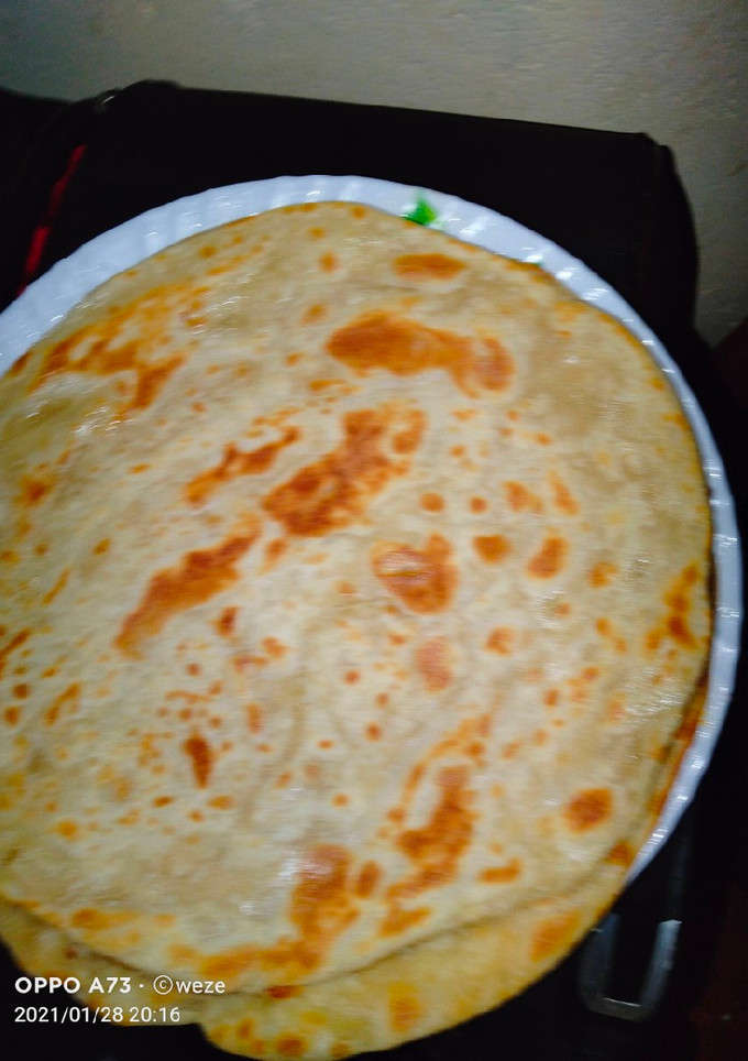 A picture of Soft layered chapatis.