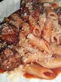Albóndigas caseras con fideos