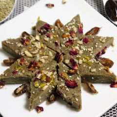 A picture of Bajra Dates Burfi.