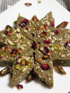 A picture of Bajra Dates Burfi.