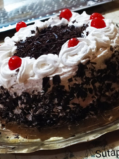 ব্ল্যাক-ফরেস্ট কেক(black-forest cake recipe in Bengali) রেসিপির প্রধান ছবি