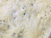 Una foto de salsa roquefort