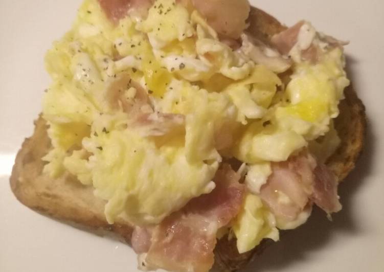 How to Make Tasty Pancetta and scrambled egg brunch