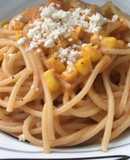 Espagueti con salsa de jitomate y crema 🍝