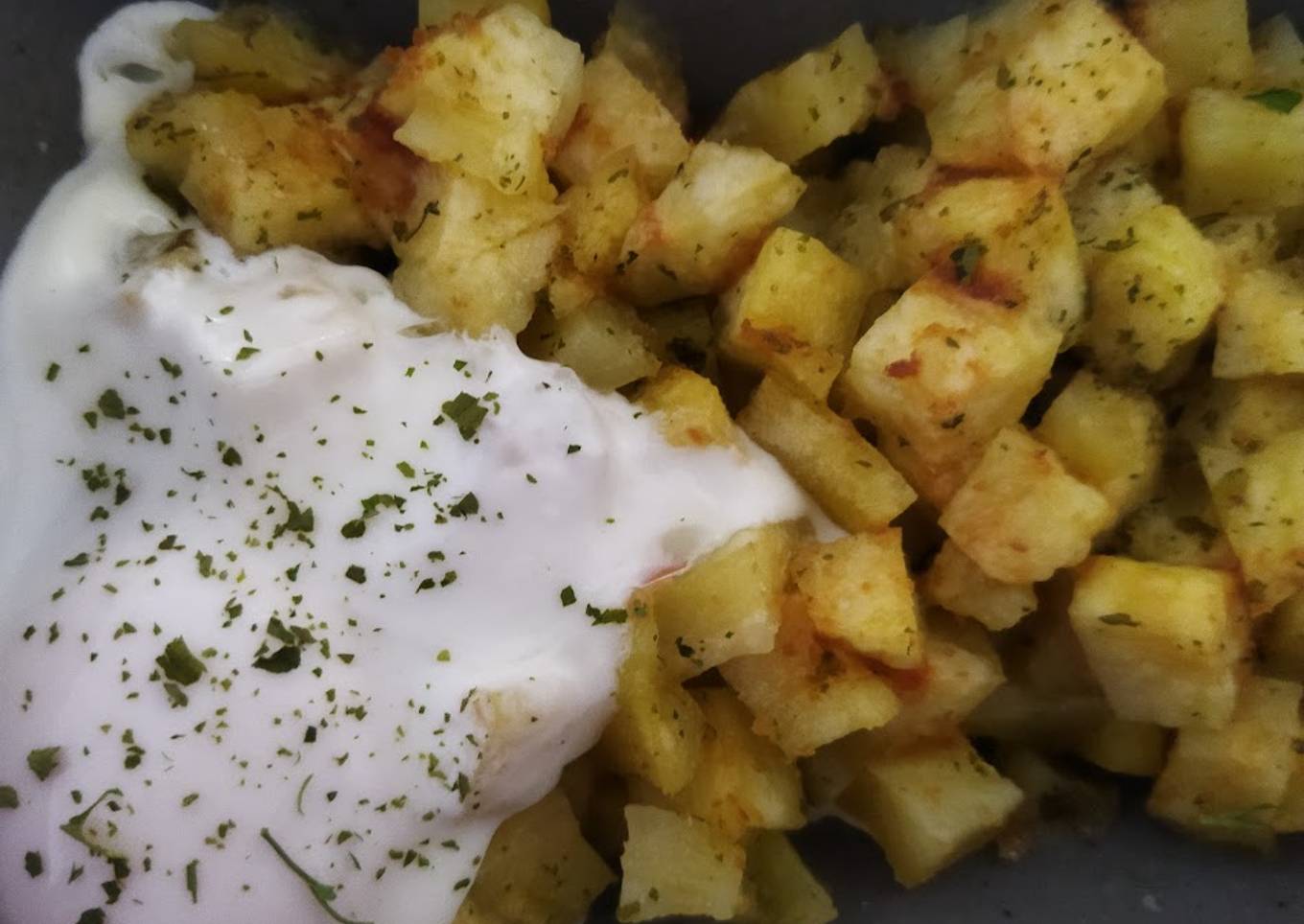 Patatas con huevo en el microondas