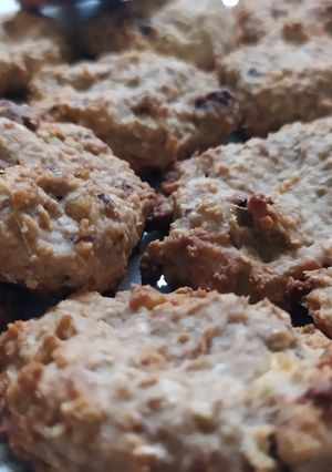 Una foto de Galletitas de banana, nuez y chocolate Fit