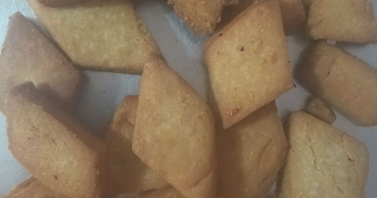 Mithi Mathiya Of Flour Recipe by Loveleen Sardana - Cookpad