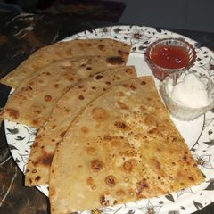 A picture of Alo ka paratha recipe 😋 😍.