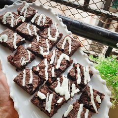 A picture of Brownies bites.