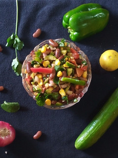 કીડની બીન્સ સલાડ (Kidney Beans Salad Recipe In Gujarati) રેસીપી મુખ્ય ફોટો