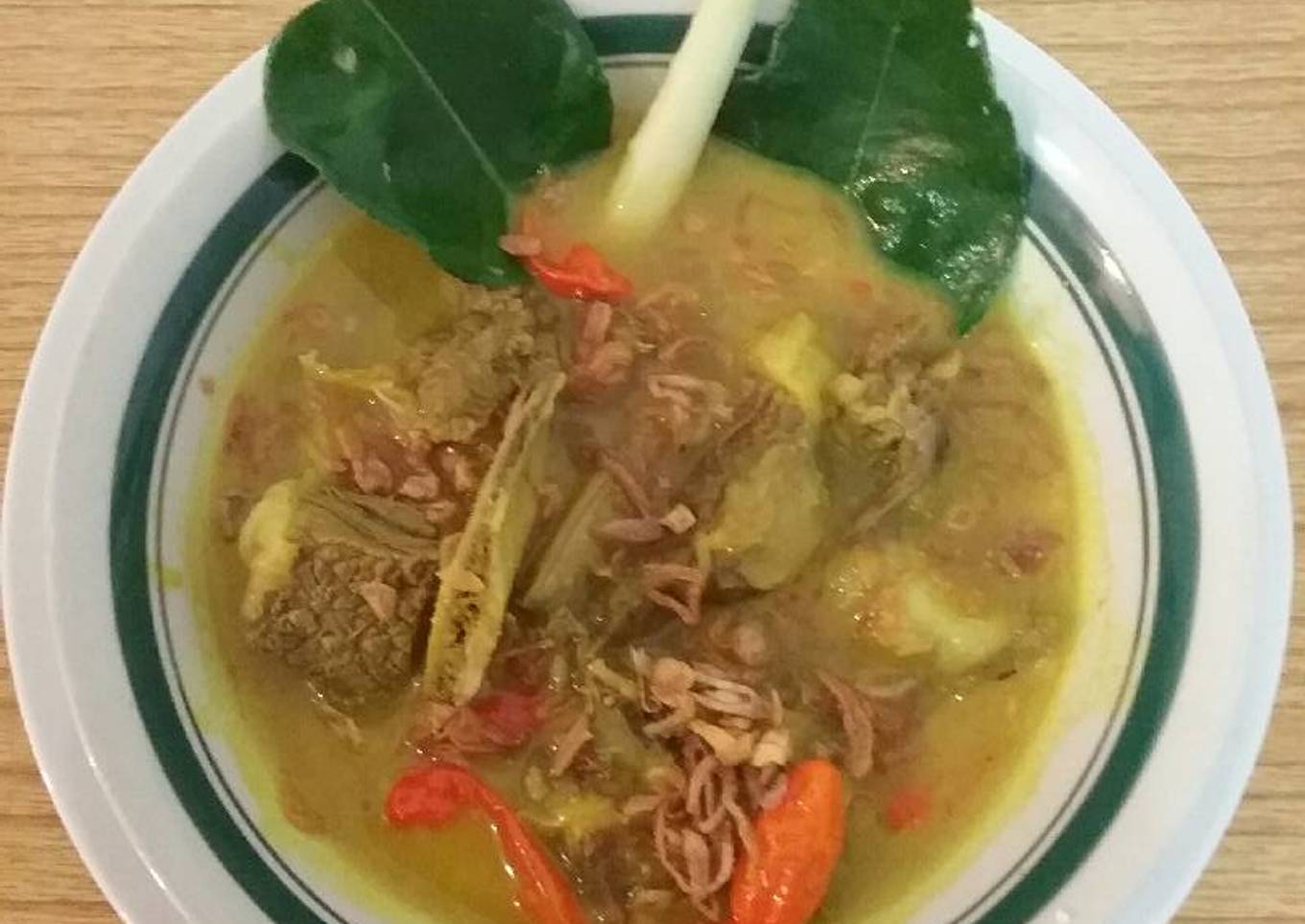 Soto iga sapi pedas