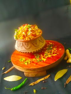 शाही पनीर मटका बिर्याणी (shahi paneer matka biryani recipe in marathi) रेसिपी चे मुख्य फोटो 