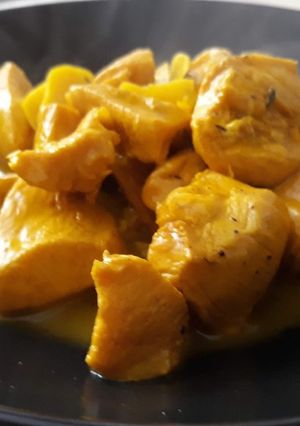 Foto principal de Pollo en amarillo