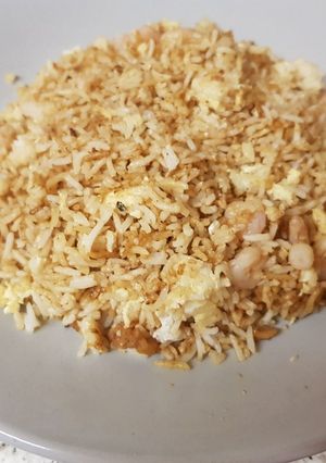 A picture of Egg & Prawn fried Rice.
