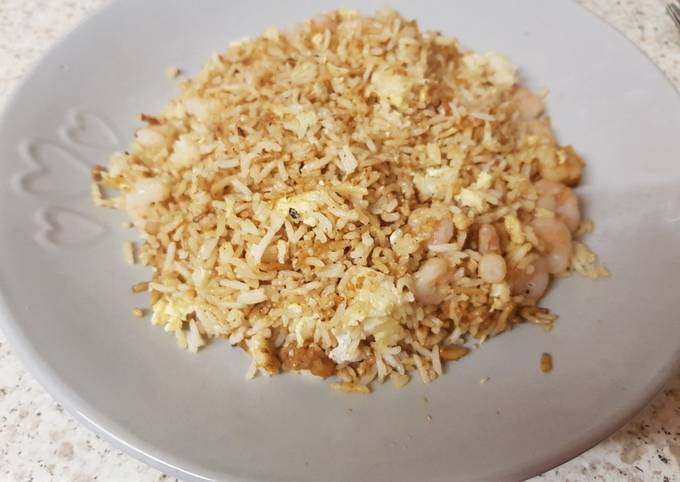 How to Prepare Homemade Egg &amp; Prawn fried Rice