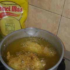A picture of Ayam krispi kriuk2 ala2 😋😁.