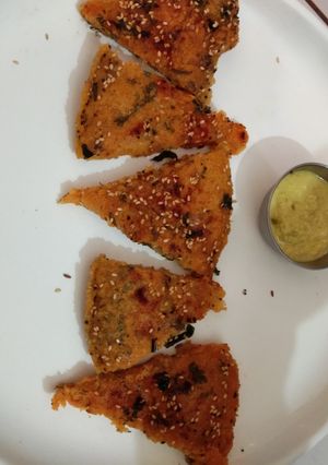 ફરાળી હાંડવો (Farali Handvo Recipe In Gujarati) રેસીપી મુખ્ય ફોટો