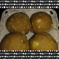 Aate ka ladoos A picture of Aate ka ladoos.