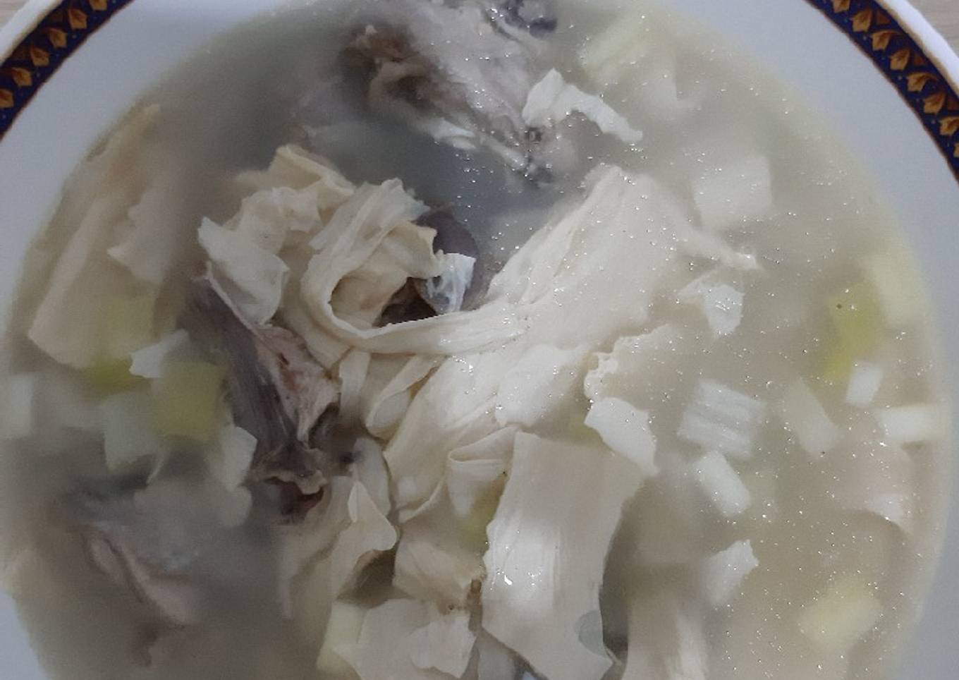 (Salin dari) Sup ayam kembang tahu