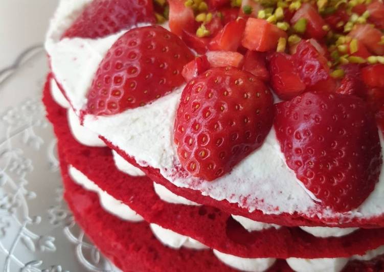 Red Velvet con Fragole e granella di Pistacchi 🍓