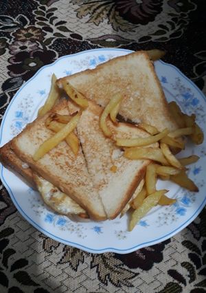 A picture of Bbq club sandwich.