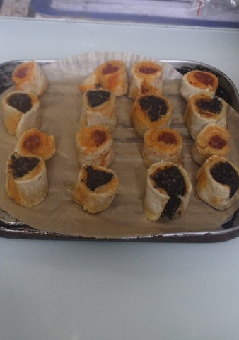 Una foto de Enrollados de chorizo y morcilla