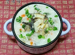 Hình của món Cháo Bào Ngư 전복죽.