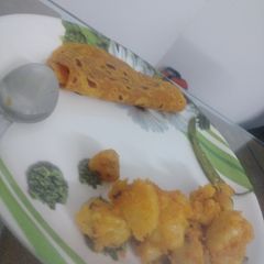 A picture of Aloo sabji with methi thepla.