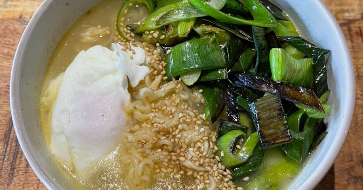 Simple Pan Fry Ramen Recipe by StephieCanCook - Cookpad