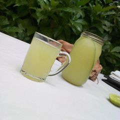 A picture of Refreshing cucumber juice.