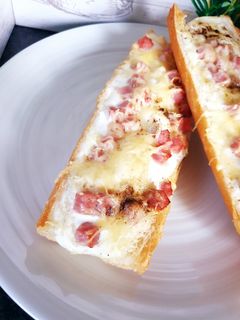 Une photo de Bruschettas dés de jambon 😋