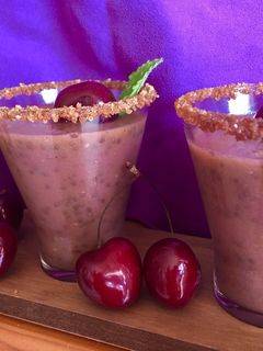 Una foto de Pudding de cerezas, coco y chía (refréscate sin azúcar)