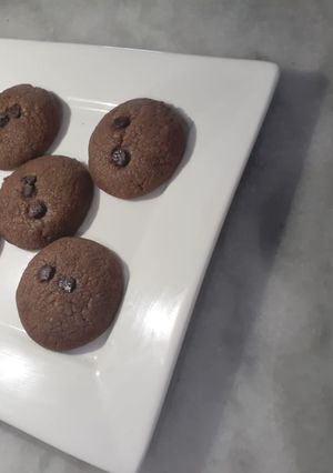 A picture of Choco chip cookies.
