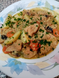 Una foto de Pechuga de pollo con curry y champiñones