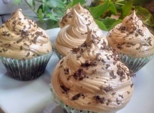 Una foto de Cupcakes de Chocolate y Crema Dalgona