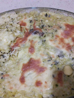A picture of Spinach macaroni in thick sauce 💗🍹🍝.