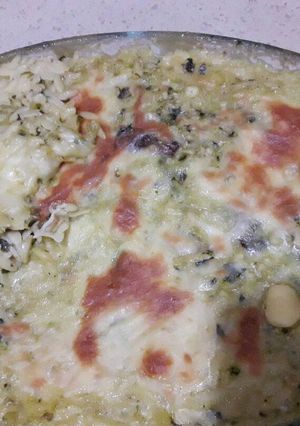 A picture of Spinach macaroni in thick sauce 💗🍹🍝.