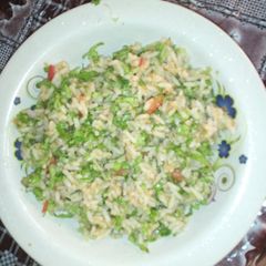 A picture of Datun Shinkafa da salat.
