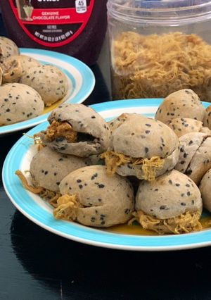 Hình của món Bánh mì mè đen mini.
