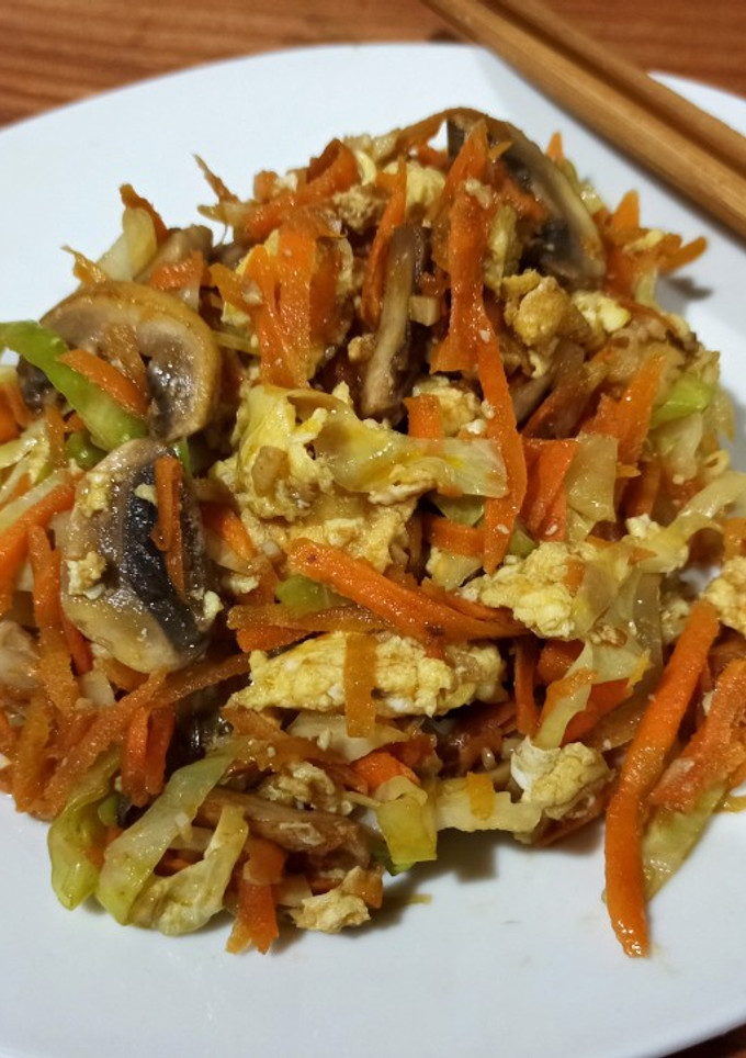 Una foto de Revuelto oriental de vegetales