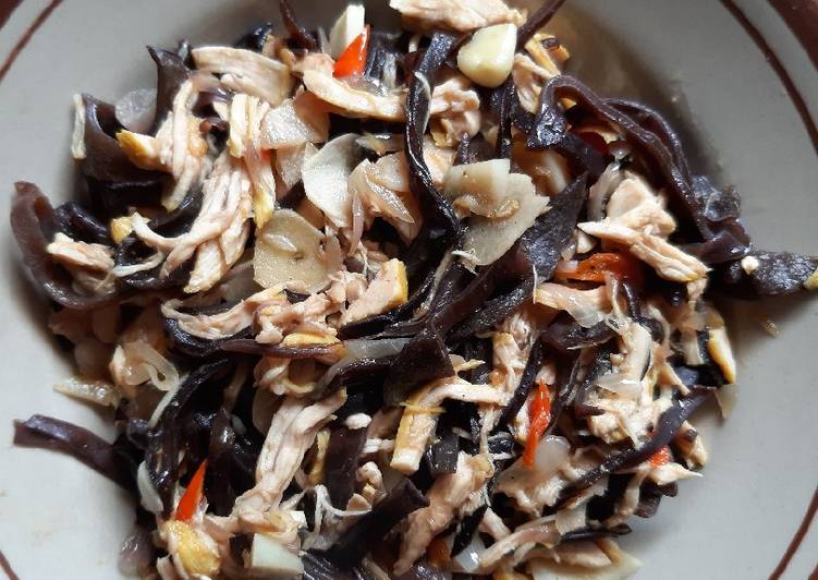 Cara Gampang Menyiapkan Ayam suir jamur tiram, Bisa Manjain Lidah