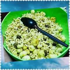 A picture of Dry fruits & fox nuts mixture.