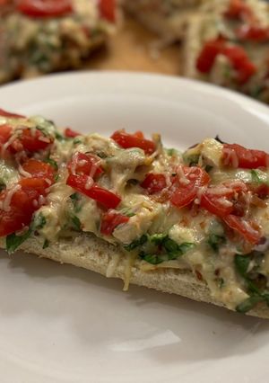 A picture of BLT Chicken Alfredo French Bread Pizza.