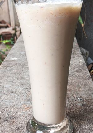 A picture of Honey Apple Curd Smoothie (Honey & Elaichi Infused Apple Lassi).