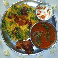A picture of Cauliflower kofta birayani.