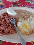 Machaca de marlin bien acompañada