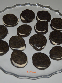 Una foto de “Trampantojo Galletas OREO” de Aceitunas negras, crema de queso y pimentón